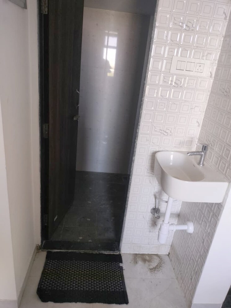 Bathroom, vinay-unique-avenue-210 1 Bedroom 572 Sq.Ft. Apartment In Morya Nagar Palghar 9689143