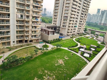 Amrapali Crystal Homes