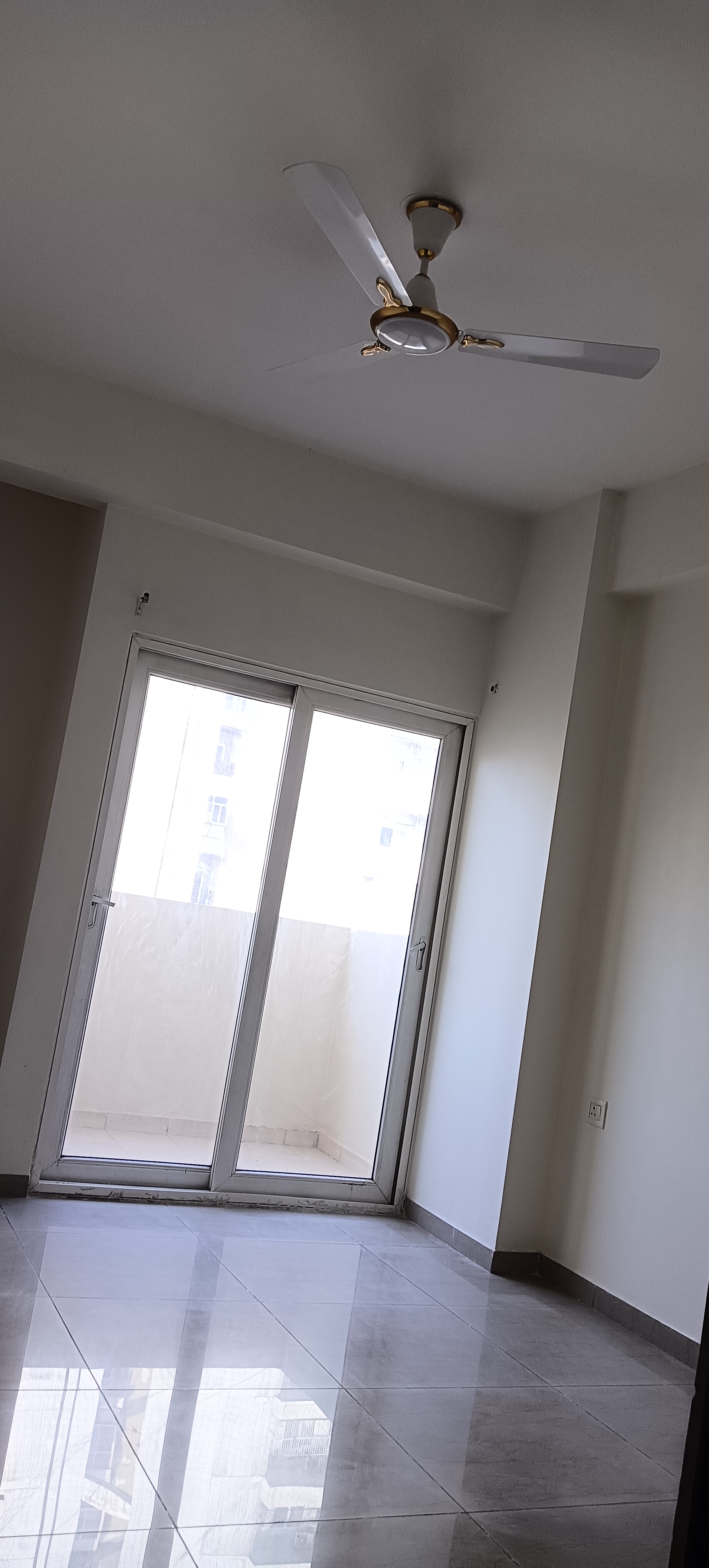 3.5 BHK + Servant Room Apartment For Rent in Homes 121