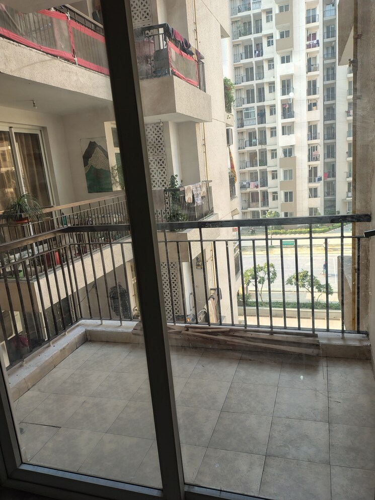 Balcony, amrapali-leisure-park 2 Bedroom 1125 Sq.Ft. Apartment In Amrapali Leisure Valley Greater Noida 9689163