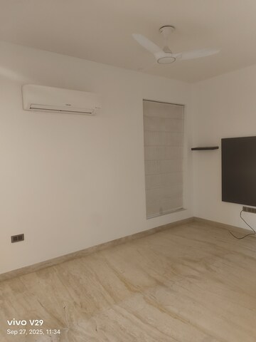 Room in 3 BHK Apartment at Conscient Hines Elevate, Sector 59 – for Rent