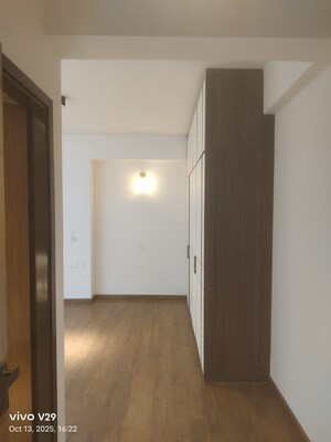 Room in 4 BHK Apartment at Conscient Heritage One, Sector 62 – for Rent