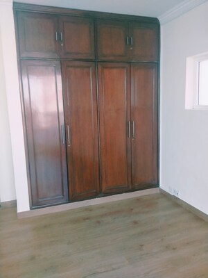 Furnished Amenities in 3 BHK Apartment at M3M Golf Estate, Sector 65 – for Sale