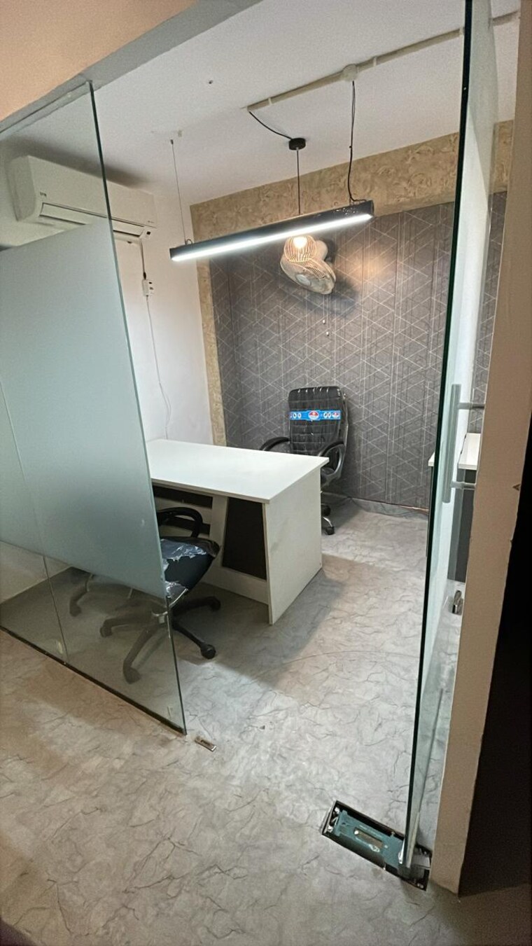 Team Area, sector 2 Commercial Office Space 350 Sq.Ft. In Sector 2 Noida 9689191