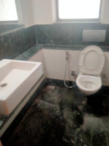 Bathroom in 4 BHK Apartment at Vipul Greens, Sector 48 – for Rent