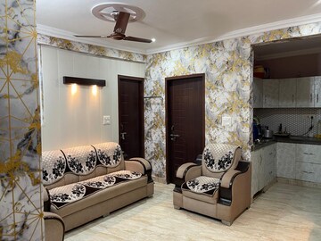 Living Room in 3 BHK Apartment at Hazratganj – for Rent