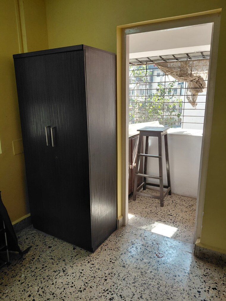 Room, prakash-nagar-chs 1 Bedroom 550 Sq.Ft. Apartment In Mahim Mumbai 9689246