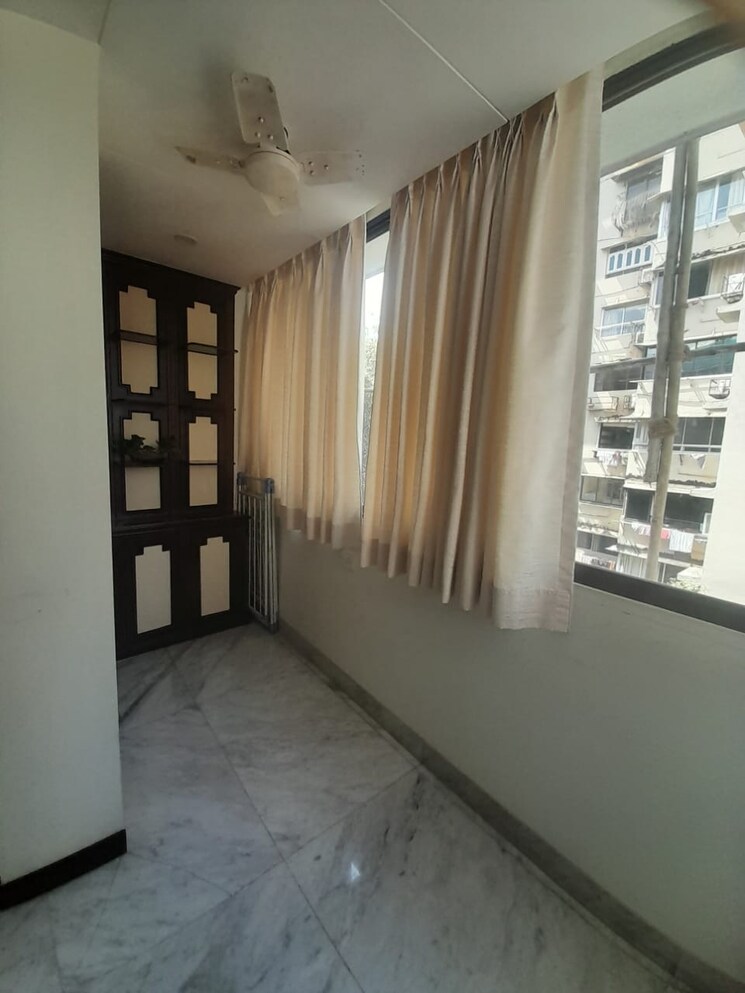 Room, tardeo 3 Bedroom 1300 Sq.Ft. Apartment In Tardeo Mumbai 9689247