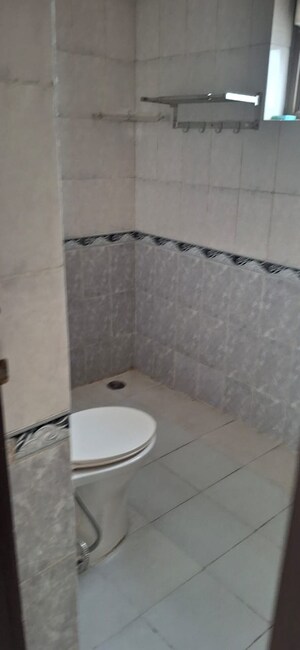 3 BHK Apartment For Rent in Unitech Uniworld Gardens 2, Sector 47