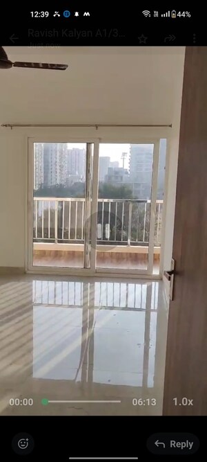 Room in 3 BHK Apartment at Sector 21 – for Sale