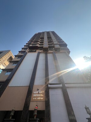 Staircase in 3 BHK Apartment at Shraddha Imperial, Mahim West – for Rent