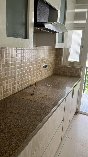 Balcony in 2.5 BHK Builder Floor at Central Park 3 Flower Valley, Sohna Sector 33 – for Sale