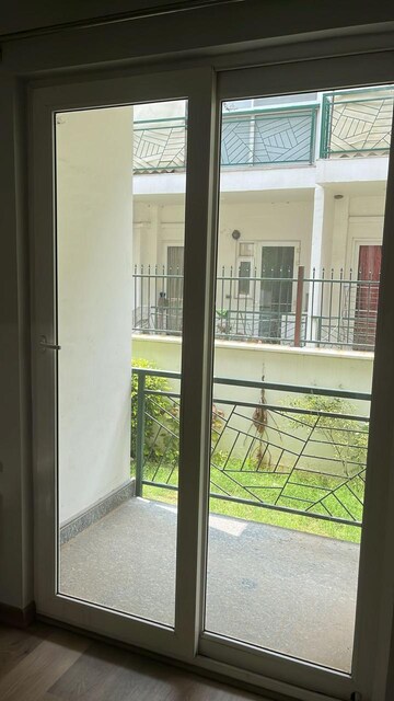 Room in 2.5 BHK Builder Floor at Central Park 3 Flower Valley, Sohna Sector 33 – for Sale