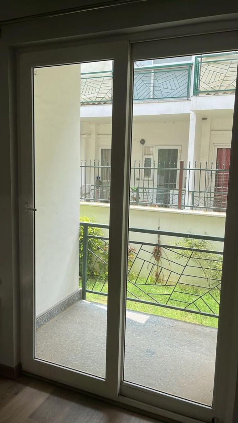 Room, central-park-flower-valley 2.5 Bedroom 1093 Sq.Ft. Builder Floor In Sohna Sector 33 Gurgaon 9689294