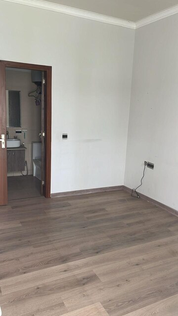 Room in 2.5 BHK Builder Floor at Central Park 3 Flower Valley, Sohna Sector 33 – for Sale