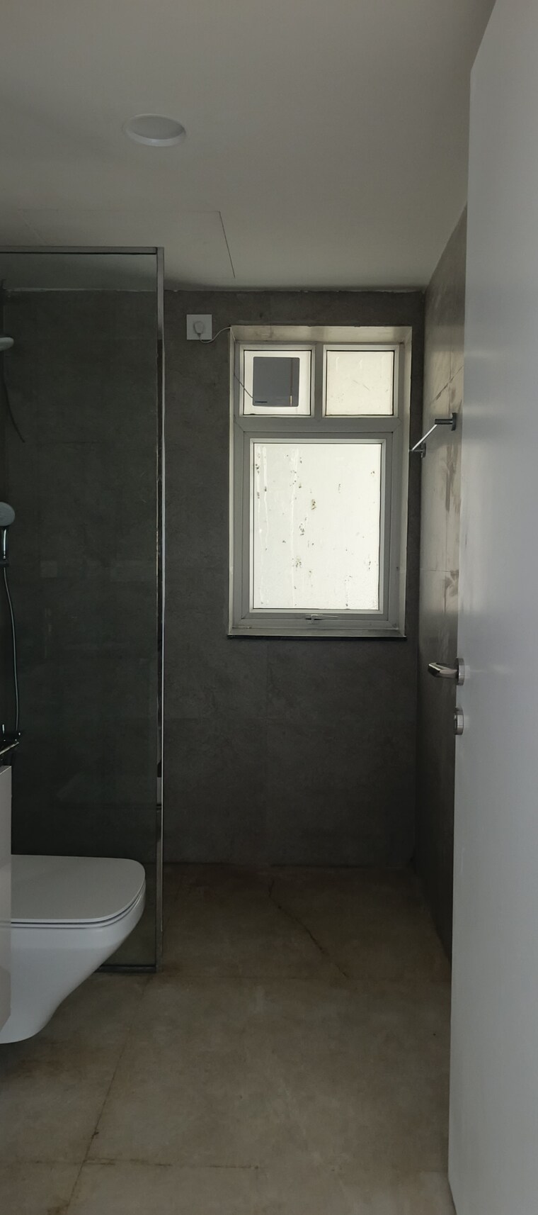 Bathroom, dlf-one-midtown 3 Bedroom 2300 Sq.Ft. Apartment In Moti Nagar Delhi 9689304