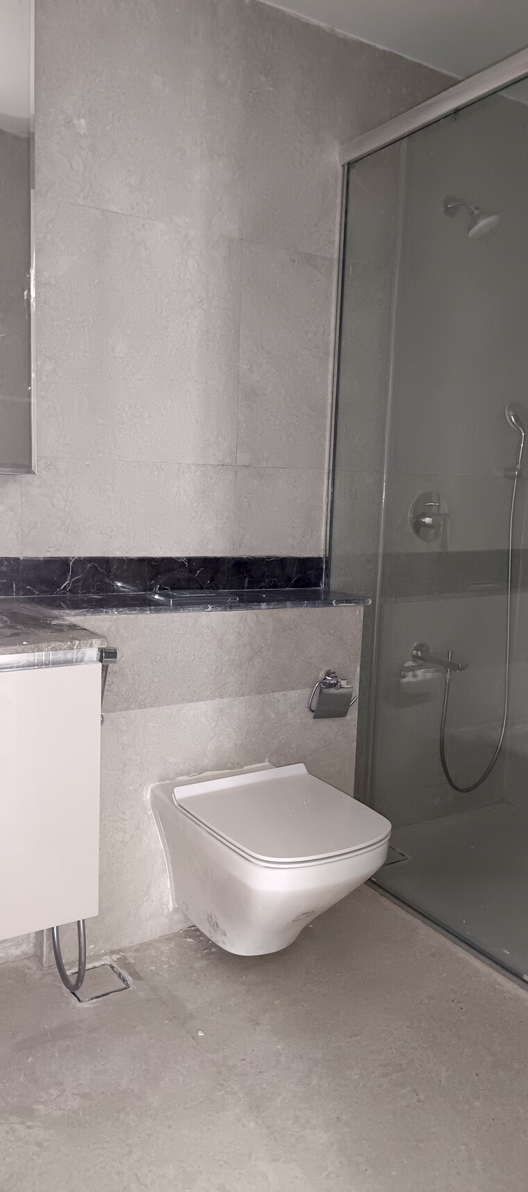 Bathroom, dlf-one-midtown 3 Bedroom 2300 Sq.Ft. Apartment In Moti Nagar Delhi 9689304