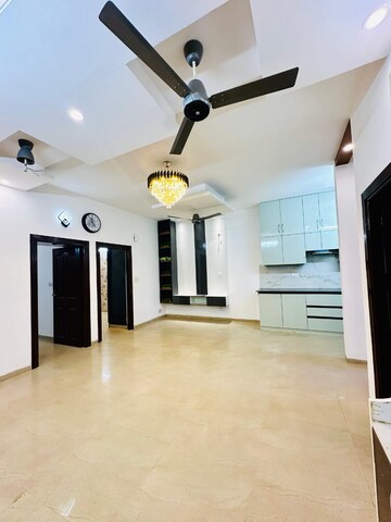 Room in 3 BHK Builder Floor at Pir Machalla – for Sale