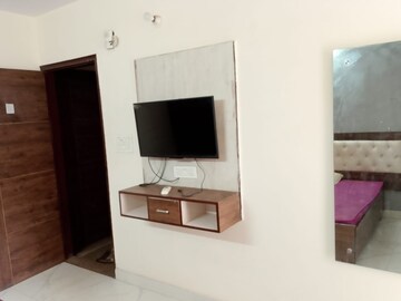 Furnished Amenities in 1 RK Builder Floor at Ansal Sushant Lok I, Sector 43 – for Rent