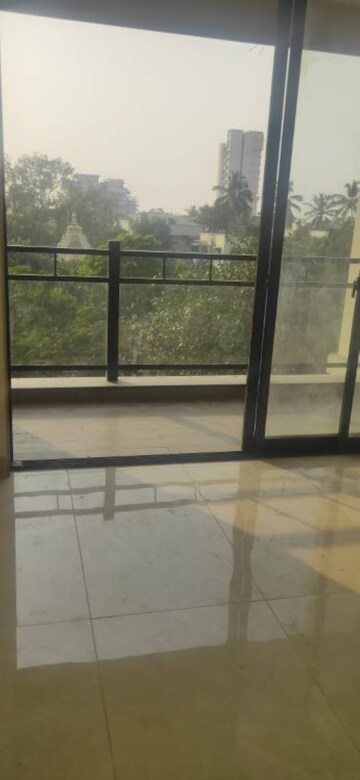 Room in 3 BHK Apartment at Indra Dhanush, Santacruz West – for Rent