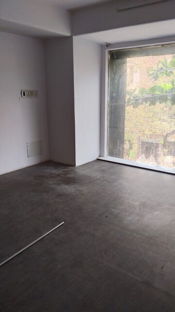 Room in  Office Space at Om Heera Panna Mall, Andheri West – for Rent