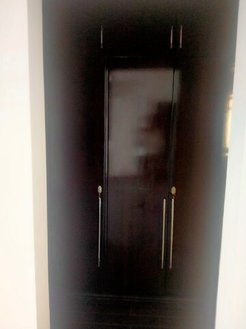 Furnished Amenities in 2 BHK Apartment at Suncity Essel Tower, Sector 28 – for Rent