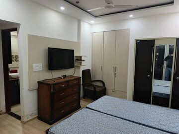 Room in 3 BHK Apartment at Moti Nagar – for Rent