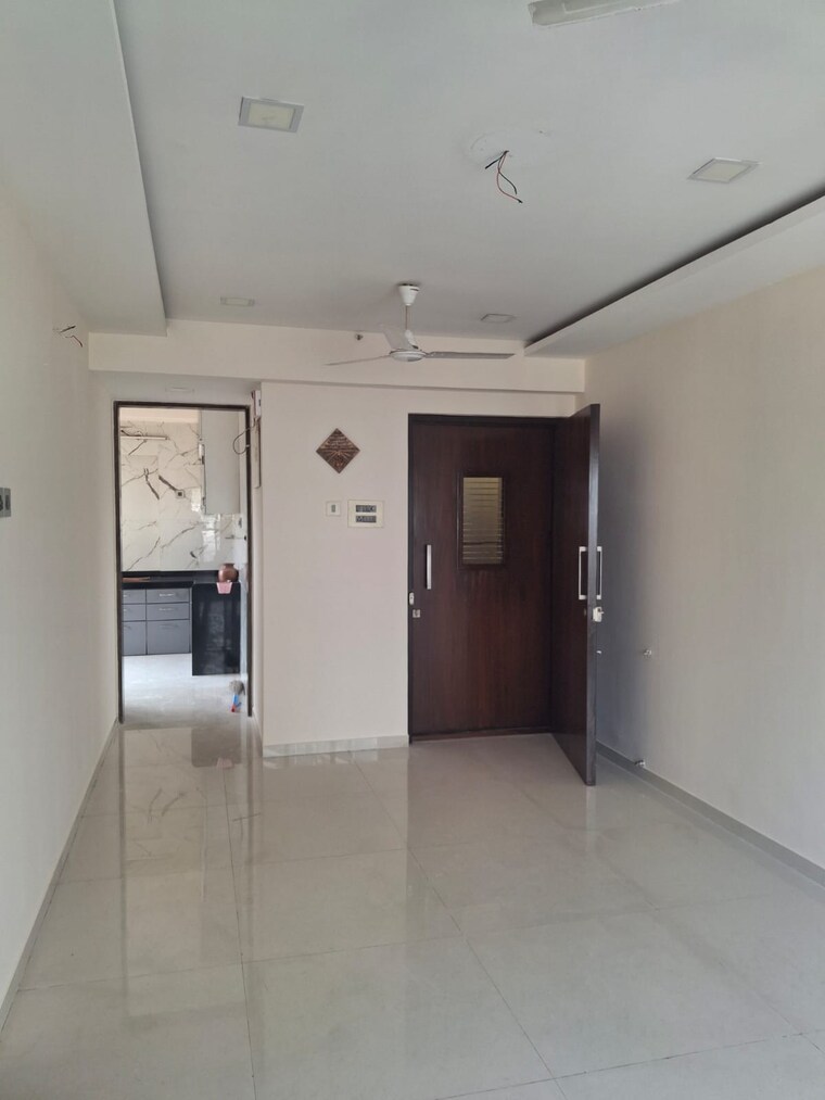 Room, sugee-laxmi-niwas 2 Bedroom 750 Sq.Ft. Apartment In Dadar West Mumbai 9689366