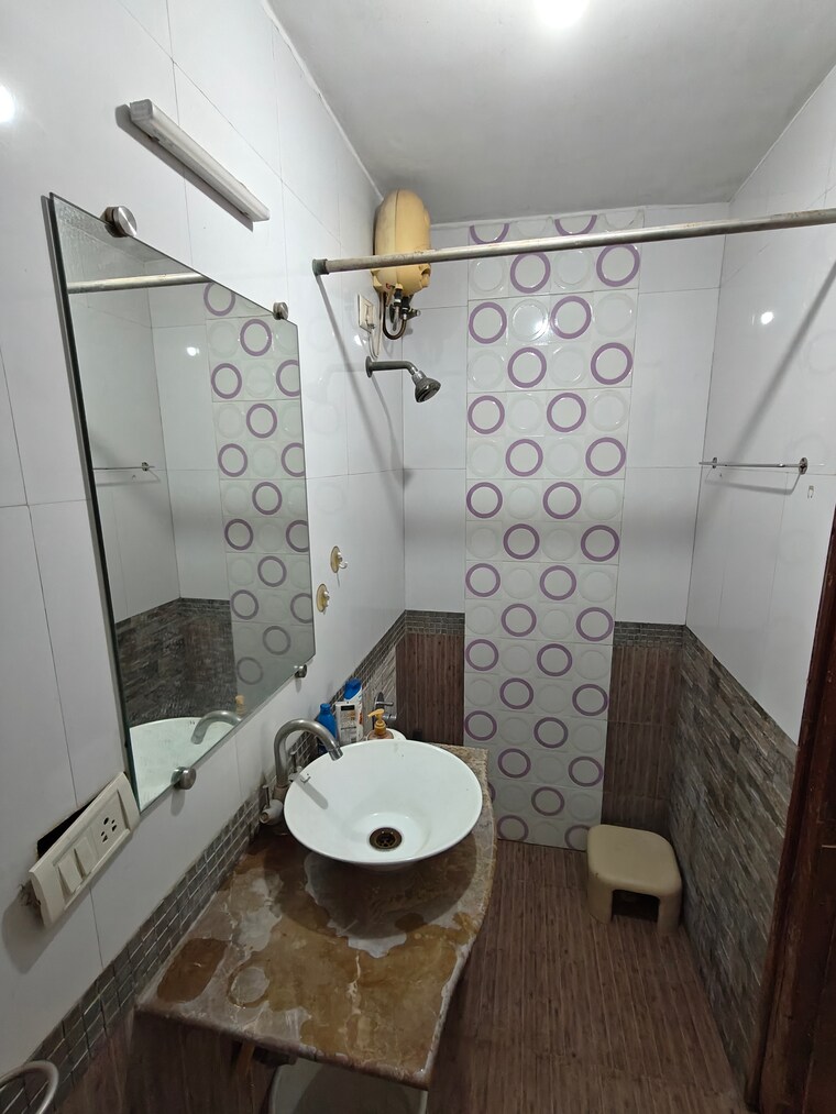Attached Bathroom, evershine-greens 2 Bedroom 935 Sq.Ft. Apartment In Andheri West Mumbai 9689301