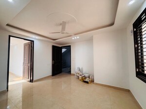Room in 1 BHK Builder Floor at Saket – for Rent