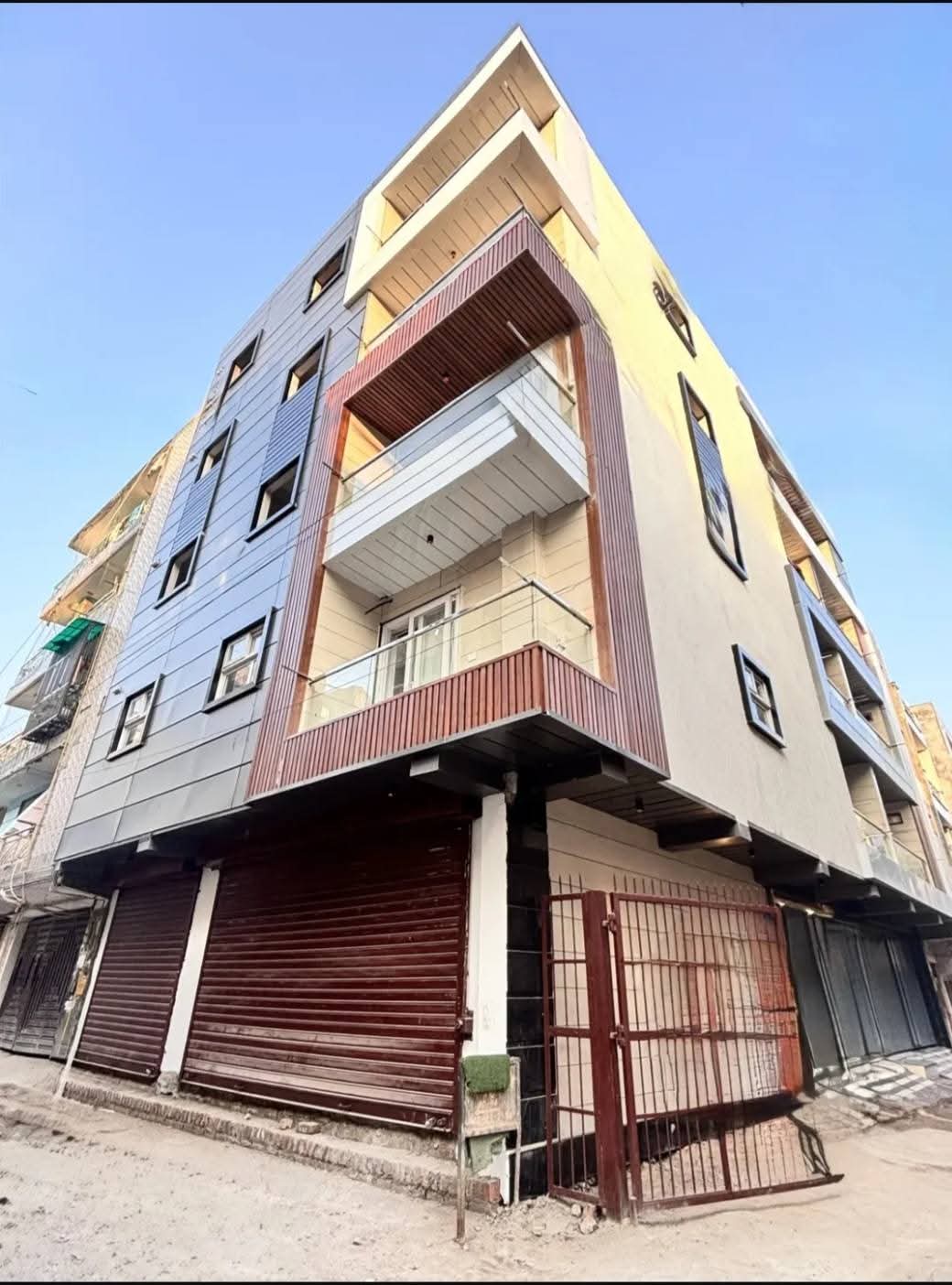 3.5 BHK + Pooja Room,Study Room Builder Floor For Sale in Shree Sai Associates