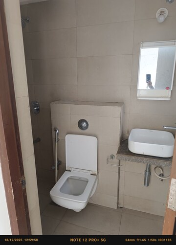 Bathroom in 1.5 BHK Apartment at Poddar Spraha Diamond, Chembur – for Rent