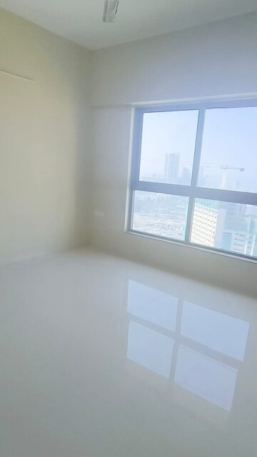 Room in 3 BHK Apartment at Siddha Seabrook, Kandivali West – for Rent