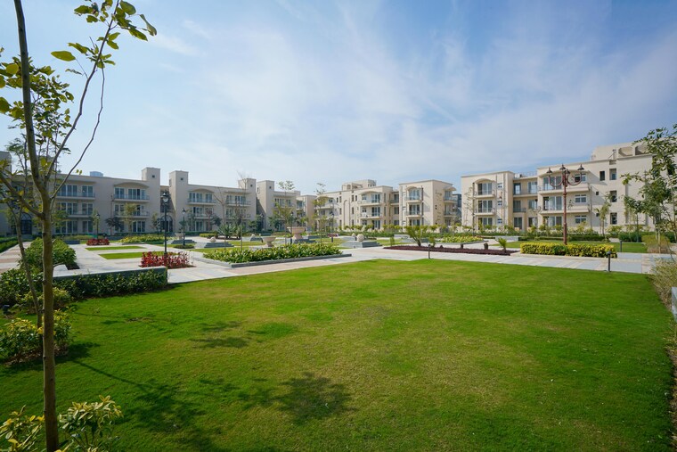 Garden, bptp-amstoria-plot  328 Sq.Yd. Plot In Sector 102 Gurgaon 9689454