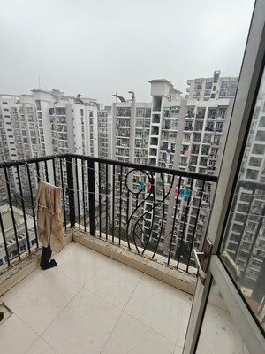 Balcony in 2.5 BHK Apartment at Prateek Wisteria, Sector 77 – for Rent