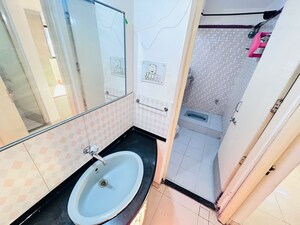 Team Area in 3.5 BHK Apartment at Amanora Gold Towers, Hadapsar – for Rent