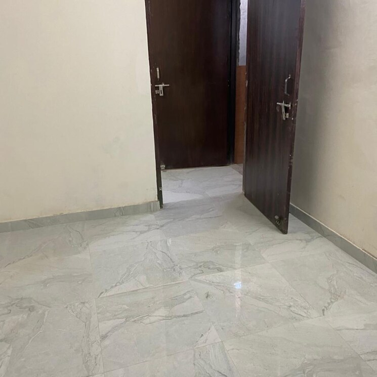 Room, chattarpur 3 Bedroom 1100 Sq.Ft. Builder Floor In Chattarpur Delhi 9689517