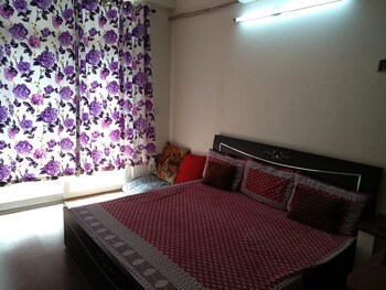 Amrapali Golf Homes