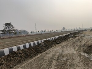  Plot For Sale in Gosainganj