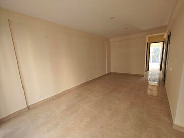 Room in 3 BHK Builder Floor at Signature Global Park 4 and 5, Sohna Sector 36 – for Rent