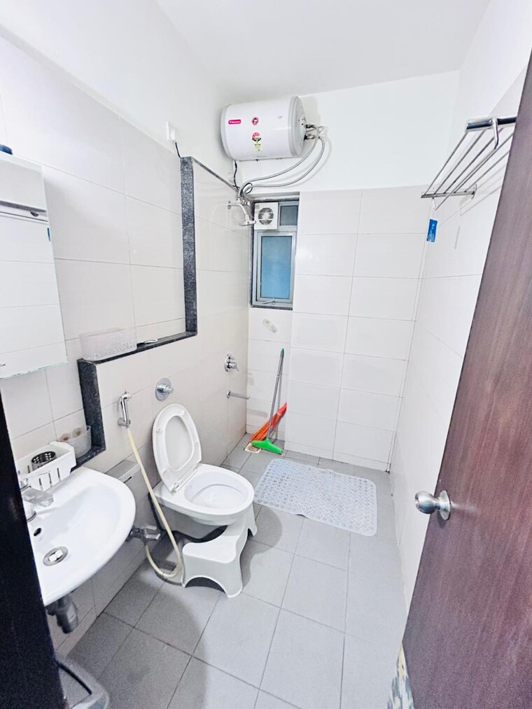 Bathroom, amanora-future-towers 2.5 Bedroom 1500 Sq.Ft. Apartment In Hadapsar Pune 9689666