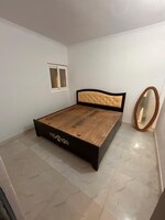 1.5 BHK 500 Sq.Ft. Builder Floor in P Block Pandav Nagar. 