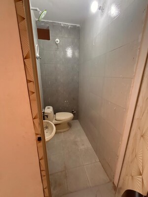Bathroom in 1.5 BHK Builder Floor at Mayur Vihar Phase 1 – for Rent