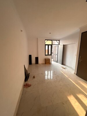 Building Lobby in 1.5 BHK Builder Floor at Mayur Vihar Phase 1 – for Rent