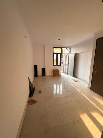 Building Lobby in 1.5 BHK Builder Floor at Mayur Vihar Phase 1 – for Rent