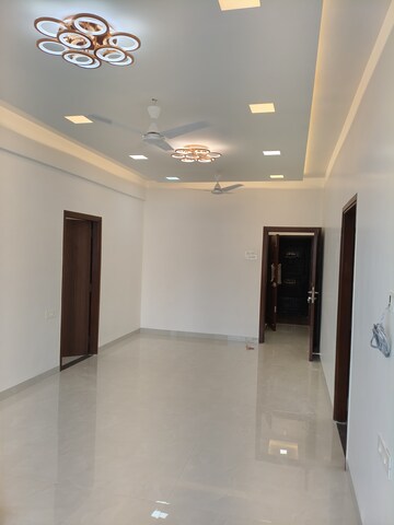 2 BHK Apartment For Rent in Bhoomi Plaza, Dadar West