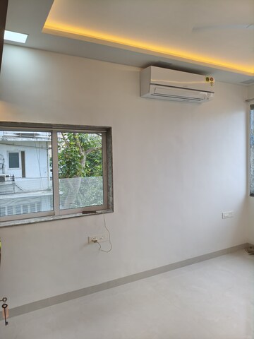 Room in 2 BHK Apartment at Bhoomi Plaza, Dadar West – for Rent