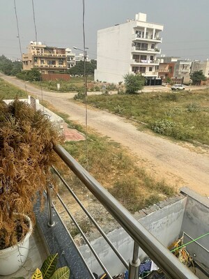 3 BHK Builder Floor For Rent in Sector 76