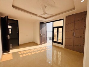 Room in 1 BHK Builder Floor at Saket – for Rent