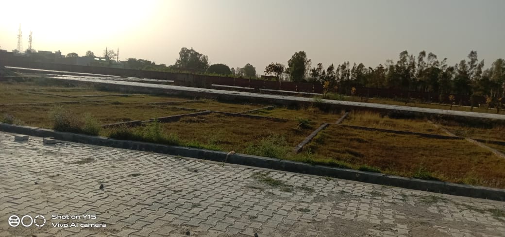 Plot For Sale in 351 Square Meter Plot, se